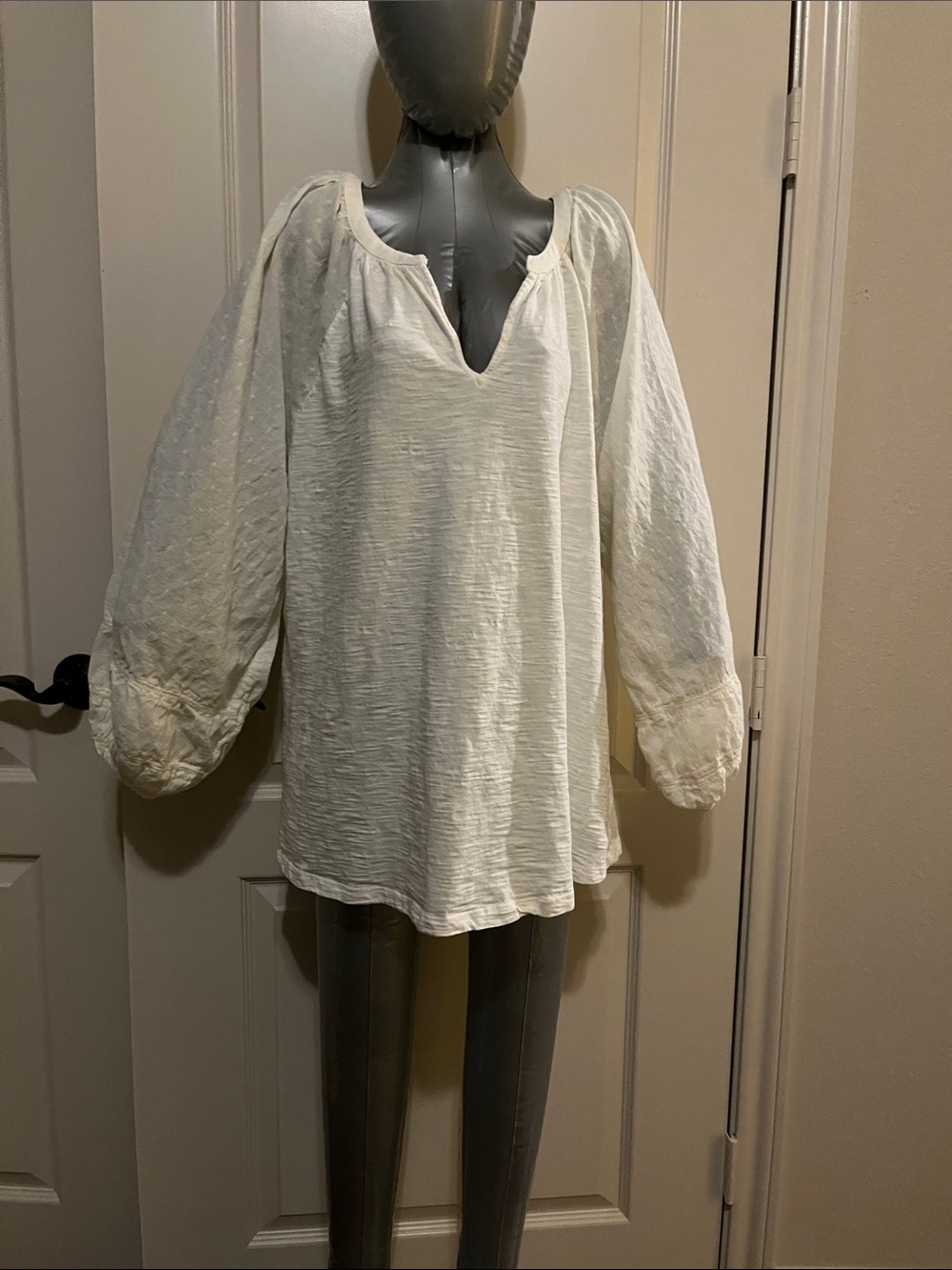 18/20 Lane Bryant Cream Peasant Blouse